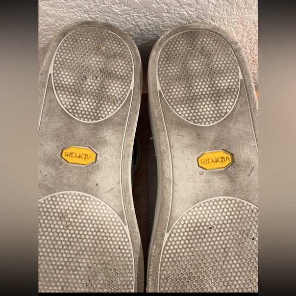 Allen Edmonds - Picture 5 of 8